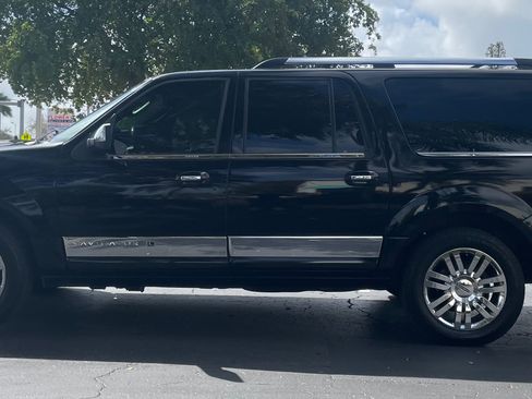 Used 2008 Lincoln Navigator L 2WD image 6