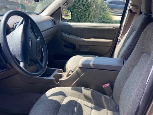 Used 2004 Ford Explorer Sport XLS AWD/4WD image 6
