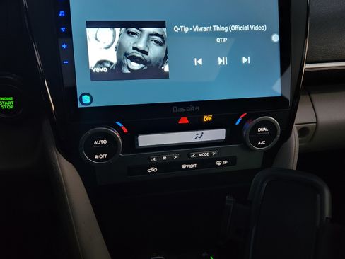 Used 2013 Toyota Camry XLE w/ Leather Pkg image 9