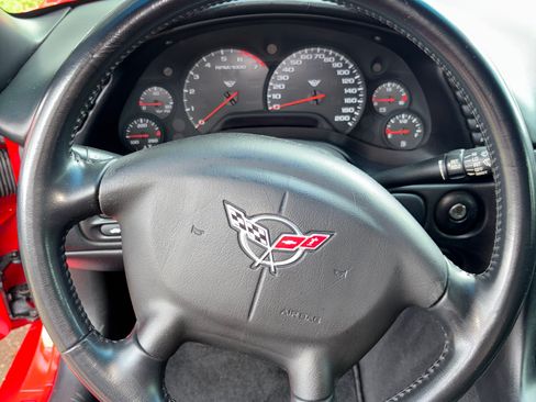 Used 2004 Chevrolet Corvette Coupe w/ Preferred Equipment Group image 14