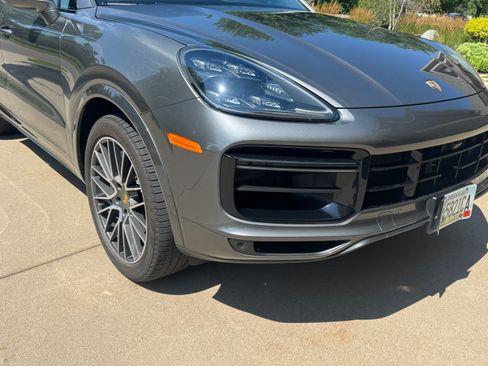 Used 2020 Porsche Cayenne Turbo AWD/4WD image 18