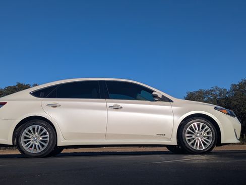 Used 2014 Toyota Avalon XLE Touring image 11