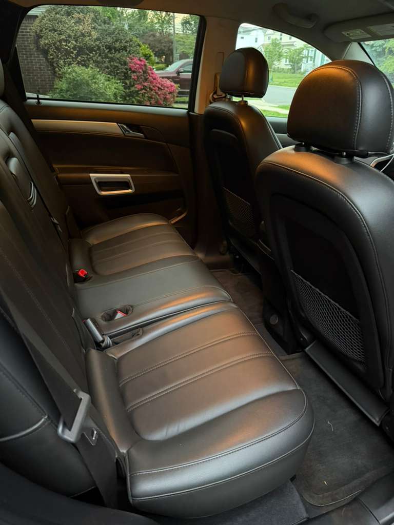 Used 2012 Chevrolet Captiva Sport LT w/ Convenience Package FWD image 9