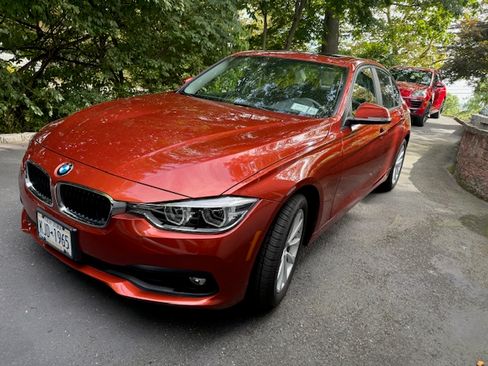Used 2018 BMW 320i xDrive Sedan w/ Convenience Package AWD/4WD image 1