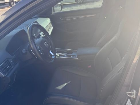 Used 2018 Honda Accord Sport image 8
