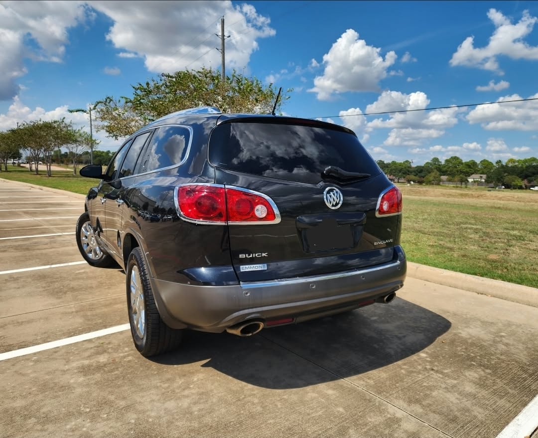 Used 2012 Buick Enclave Leather FWD image 16