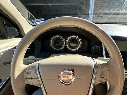 Used 2013 Volvo XC60 3.2 w/ Tailgate Pkg image 8