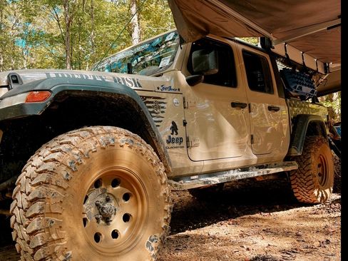 Used 2020 Jeep Gladiator Sport image 17