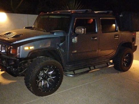 Used 2005 HUMMER H2 SUT w/ Preferred Equipment Group image 5