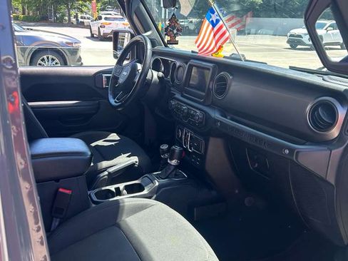 Used 2018 Jeep Wrangler Unlimited Sport S AWD/4WD image 5