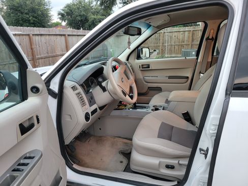 Used 2008 Ford Escape 2WD Hybrid image 15