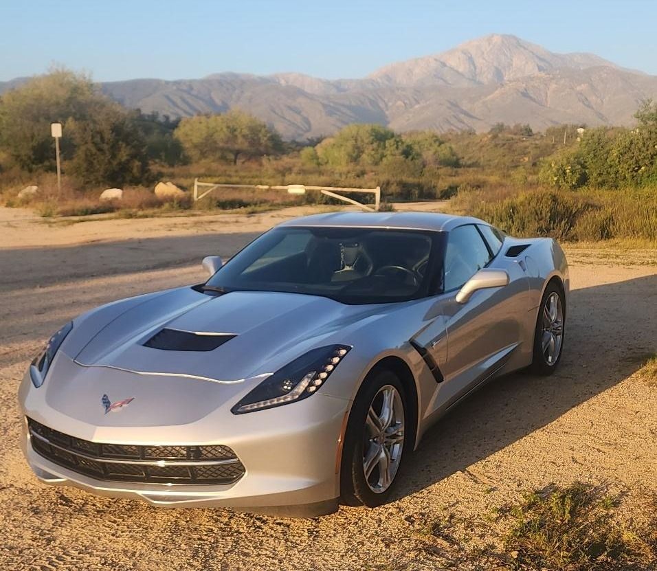 Used 2017 Chevrolet Corvette Stingray Coupe w/ 3LT Preferred Equipment Group RWD image 2