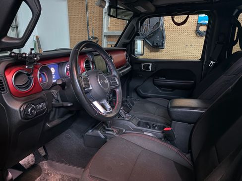 Used 2018 Jeep Wrangler Unlimited Rubicon image 9