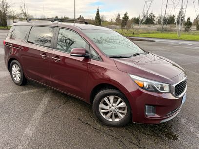 Used 2017 Kia Sedona LX w/ LX Essentials Premium Package