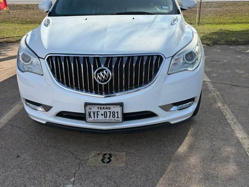Used 2017 Buick Enclave Leather image 4