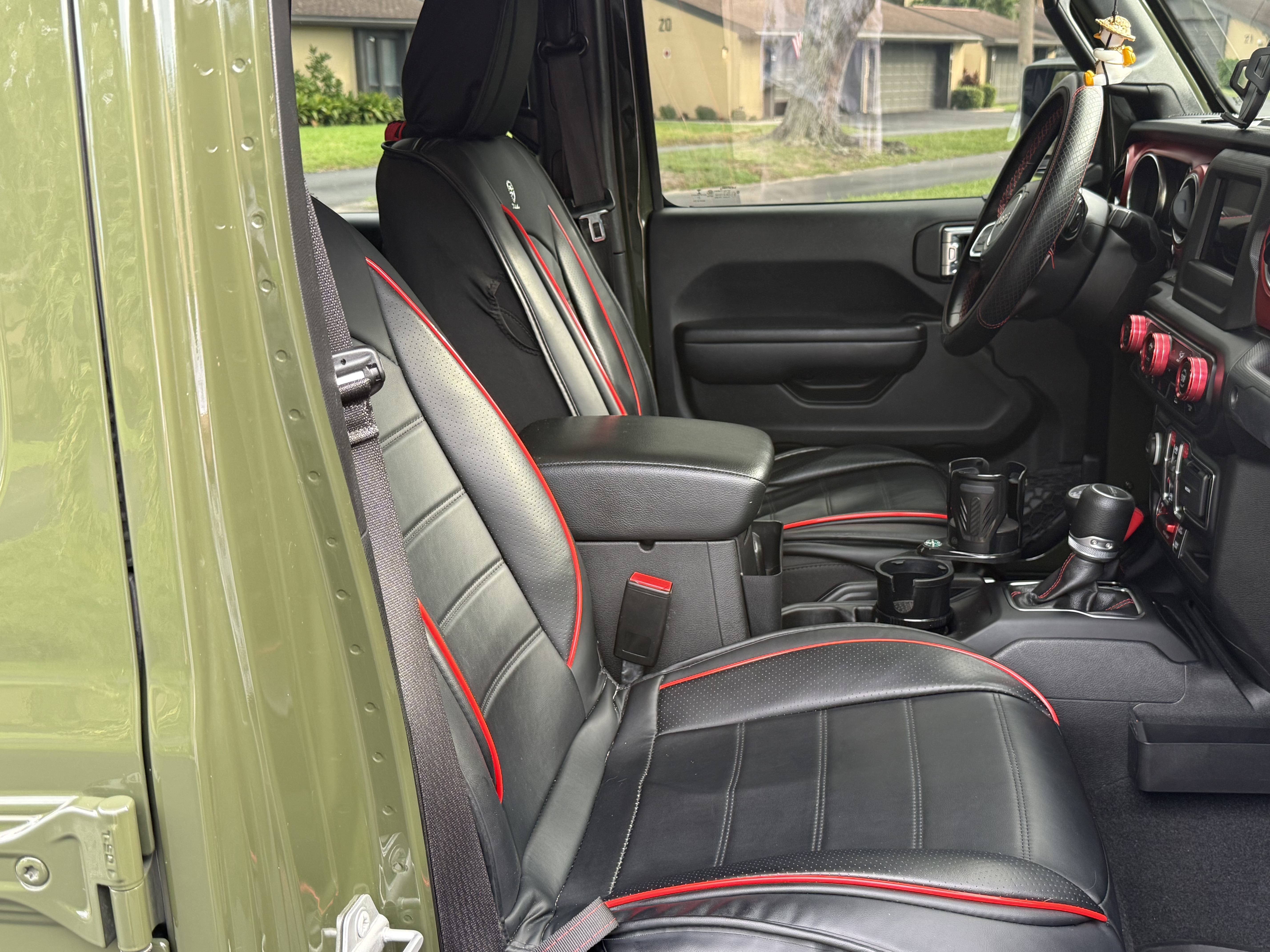 Used 2021 Jeep Gladiator Rubicon AWD/4WD image 15