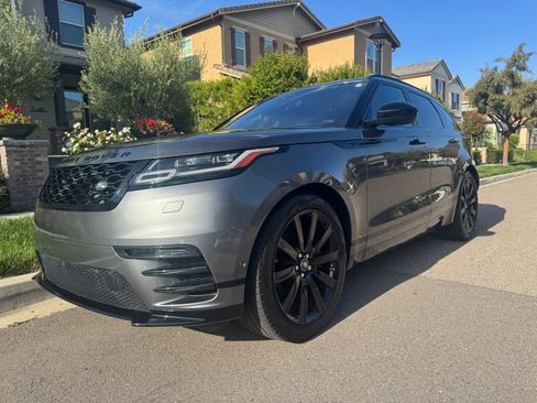 Used 2019 Land Rover Range Rover Velar R-Dynamic SE image 2