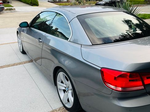 Used 2008 BMW 335i Convertible image 11