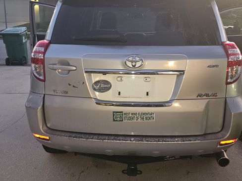 Used 2010 Toyota RAV4 Sport image 11