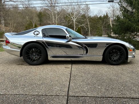 Used 1998 Dodge Viper GTS image 8