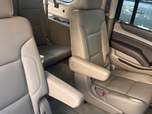 Used 2017 Chevrolet Suburban LT w/ Luxury Package image 27