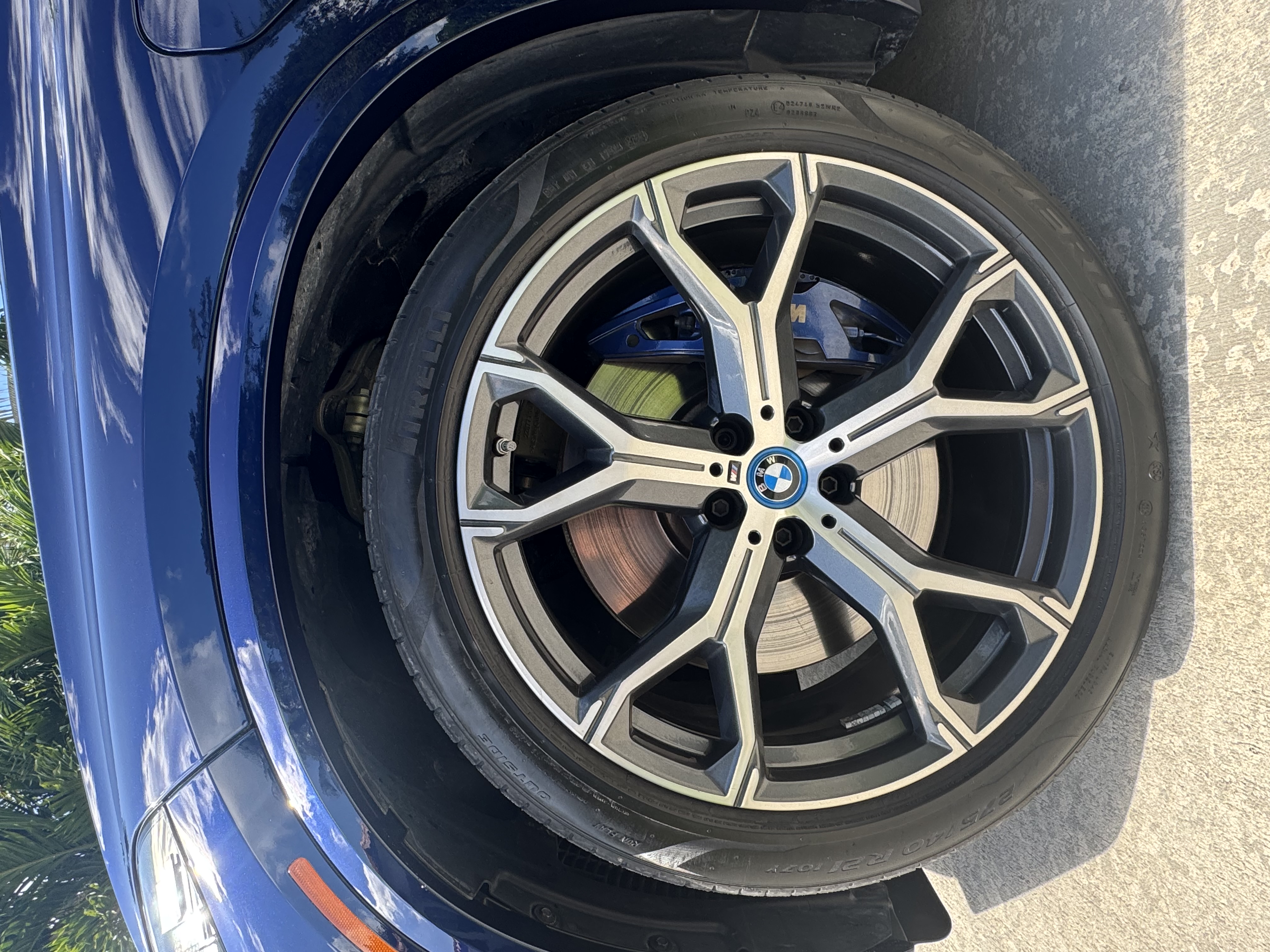 Used 2024 BMW X5 xDrive50e w/ Executive Package AWD/4WD image 6