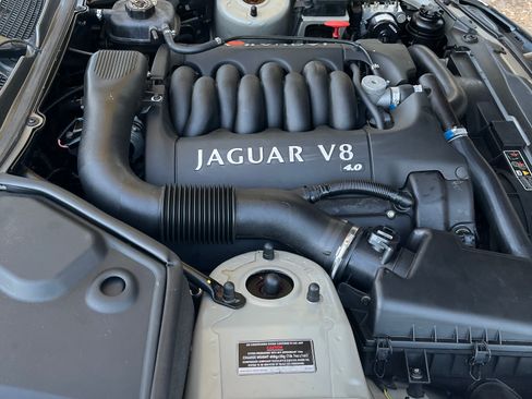 Used 2002 Jaguar XK8 Convertible image 15