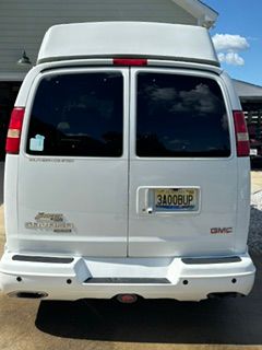 Used 2015 GMC Savana 2500 RWD image 2