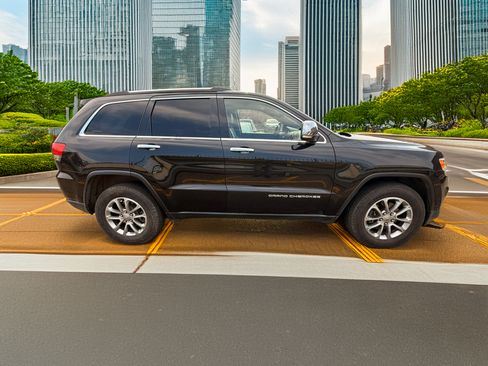 Used 2015 Jeep Grand Cherokee Limited image 2