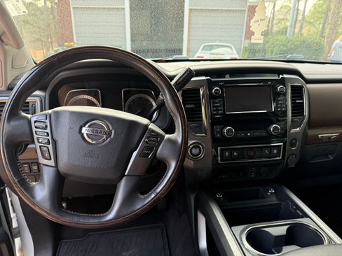 Used 2017 Nissan Titan Platinum Reserve image 11