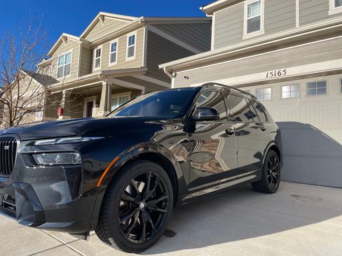 Used 2025 BMW X7 M60i w/ Climate Comfort Package image 15