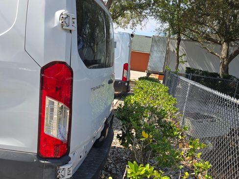 Used 2018 Ford Transit 250 130 Low Roof w/ Exterior Upgrade Package image 2