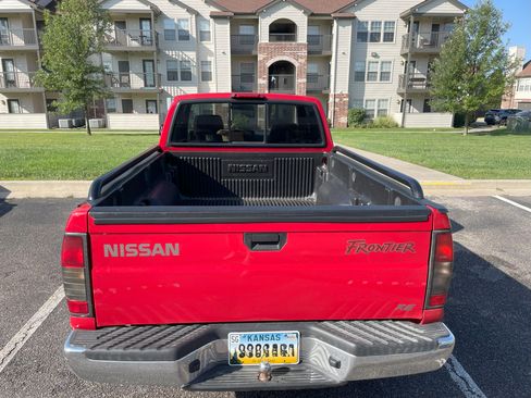 Used 2000 Nissan Frontier XE image 5