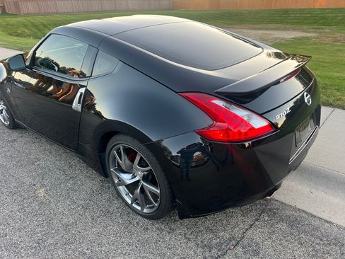 Used 2015 Nissan 370Z Coupe image 11