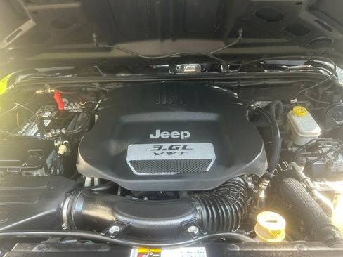 Used 2013 Jeep Wrangler Unlimited Sport AWD/4WD image 28