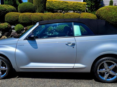 Used 2005 Chrysler PT Cruiser GT FWD image 2