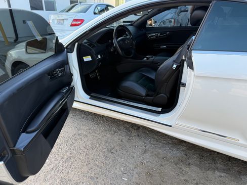 Used 2011 Mercedes-Benz CL 63 AMG image 12