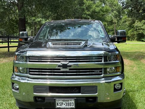 Used 2018 Chevrolet Silverado 3500 LTZ w/ Duramax Plus Package image 6