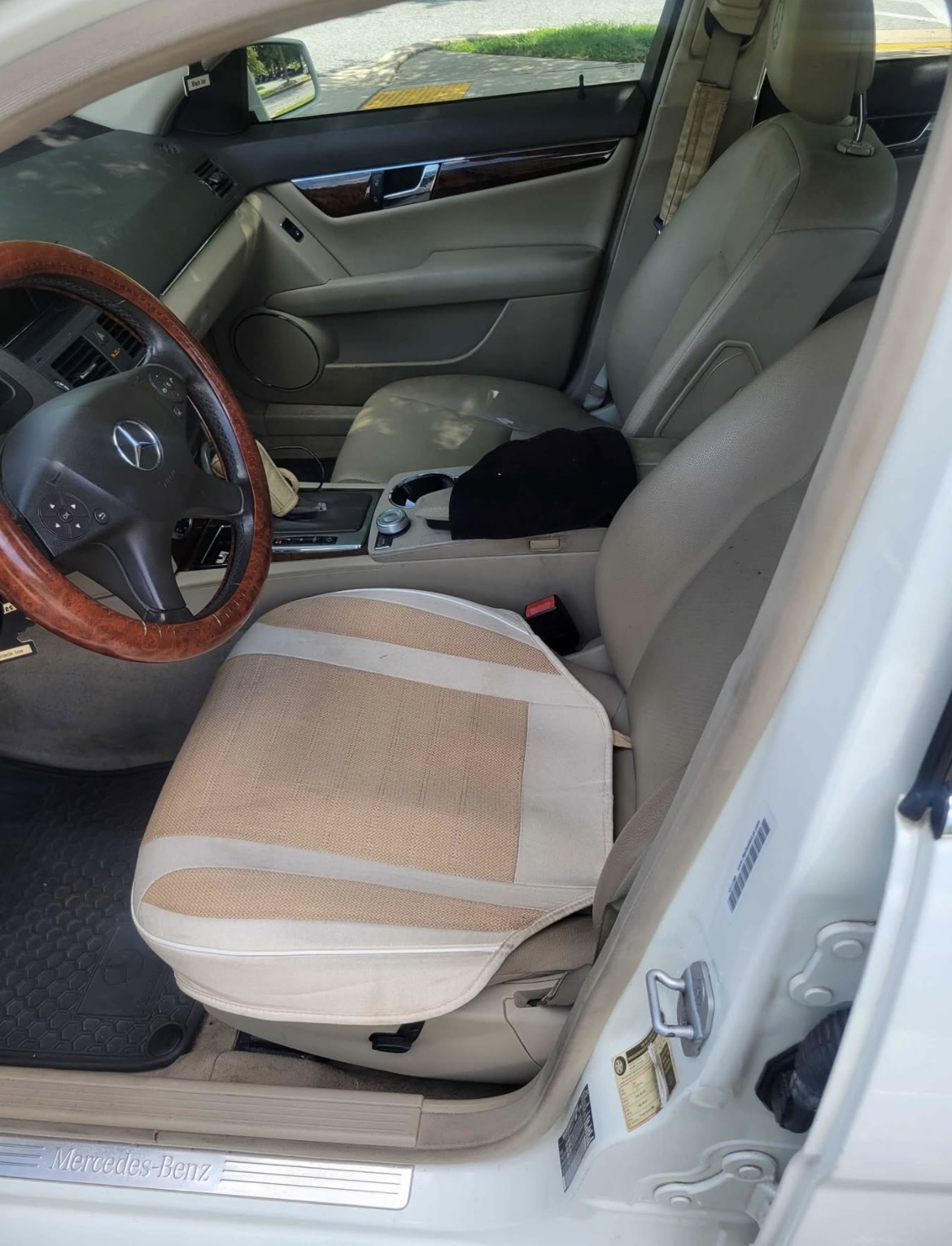 Used 2011 Mercedes-Benz C 300 4MATIC Sedan image 13