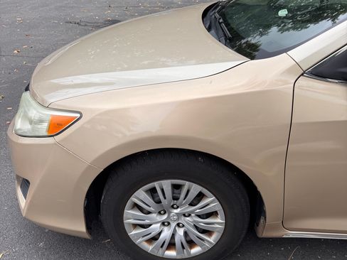 Used 2012 Toyota Camry LE FWD image 4