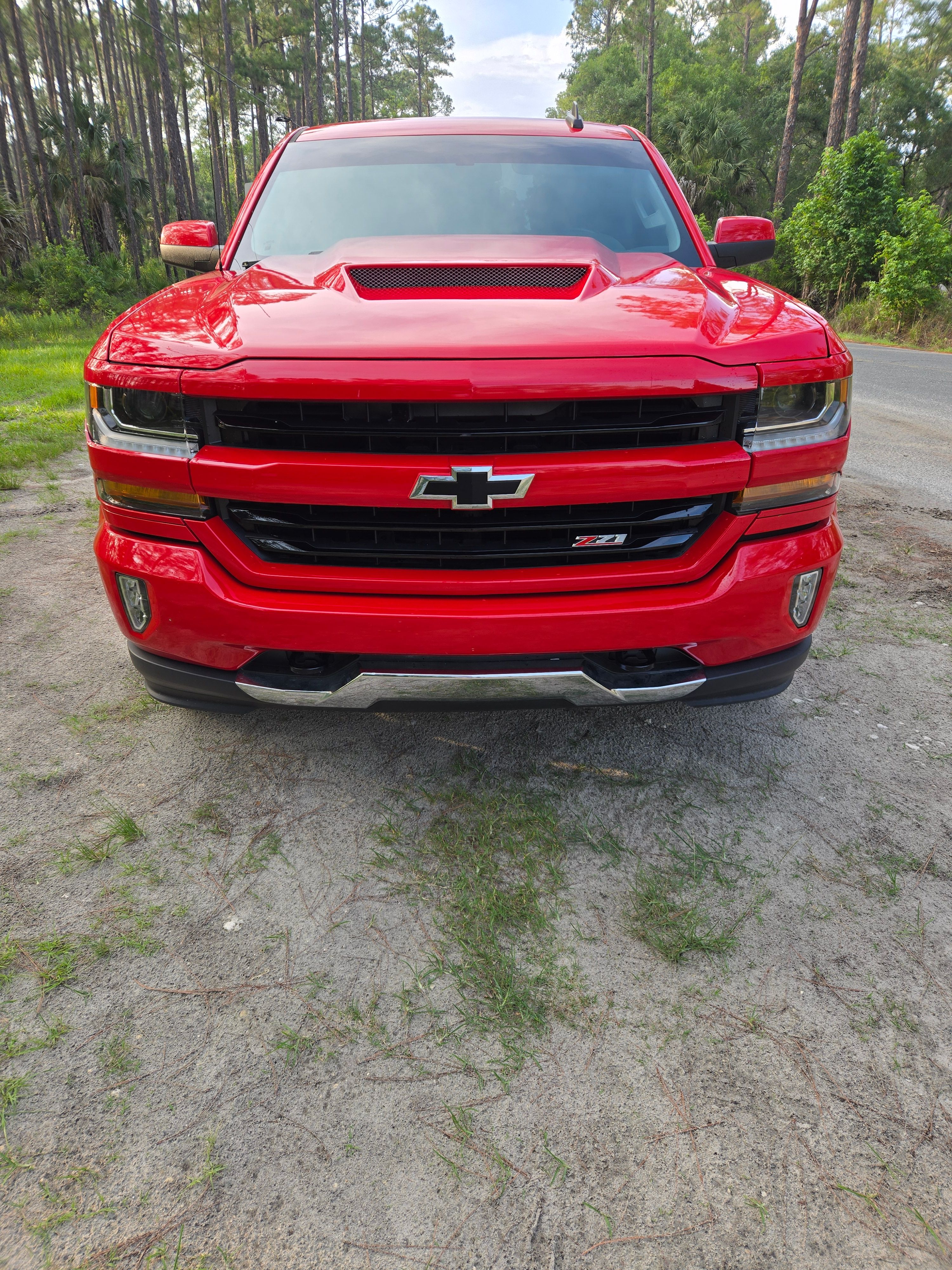 Used 2017 Chevrolet Silverado 1500 LT AWD/4WD image 4