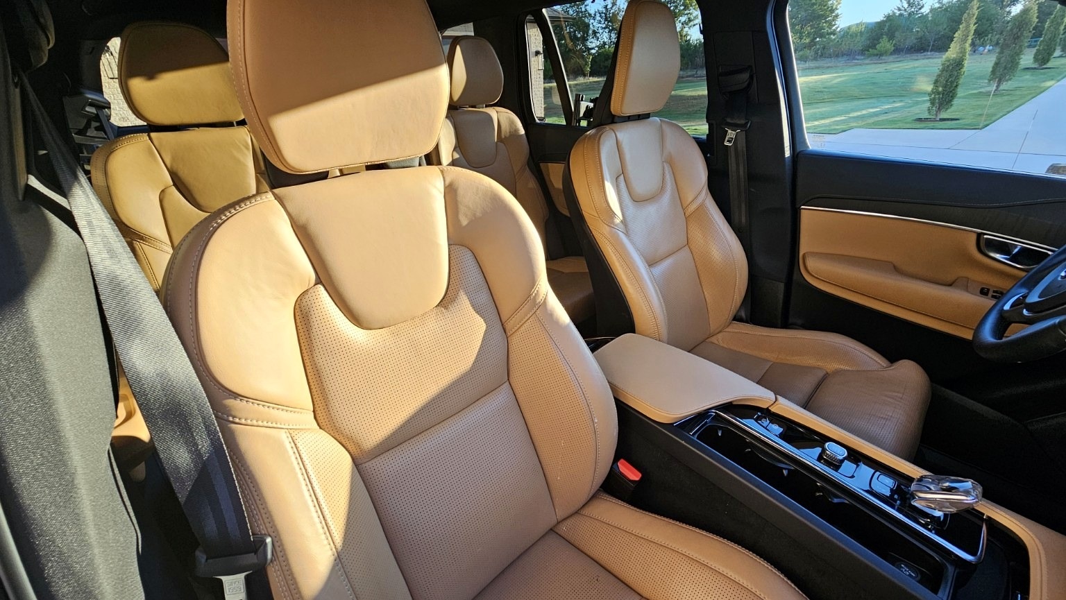 Used 2023 Volvo XC90 T8 Ultimate AWD/4WD image 15