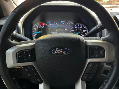 Used 2019 Ford F250 Lariat w/ Lariat Ultimate Package AWD/4WD image 11