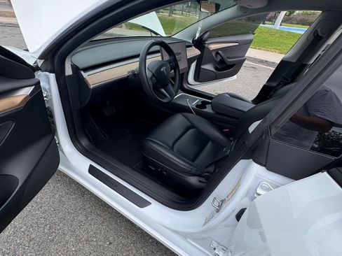 Used 2023 Tesla Model 3 Standard Range image 22