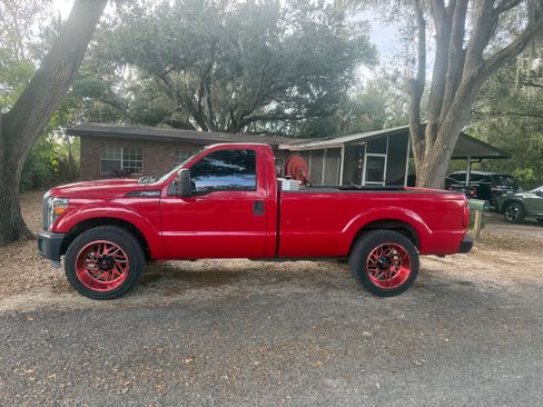 Used 2013 Ford F250 XL image 1
