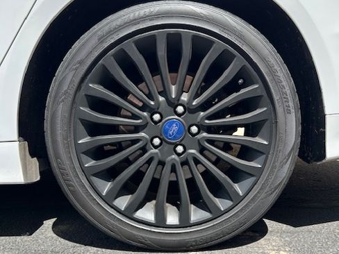 Used 2017 Ford Fusion Titanium FWD image 13