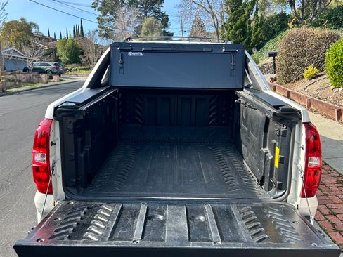 Used 2008 Chevrolet Avalanche LTZ w/ LTZ Preferred Equipment Group image 9