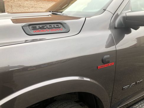 Used 2022 RAM 3500 Laramie image 10