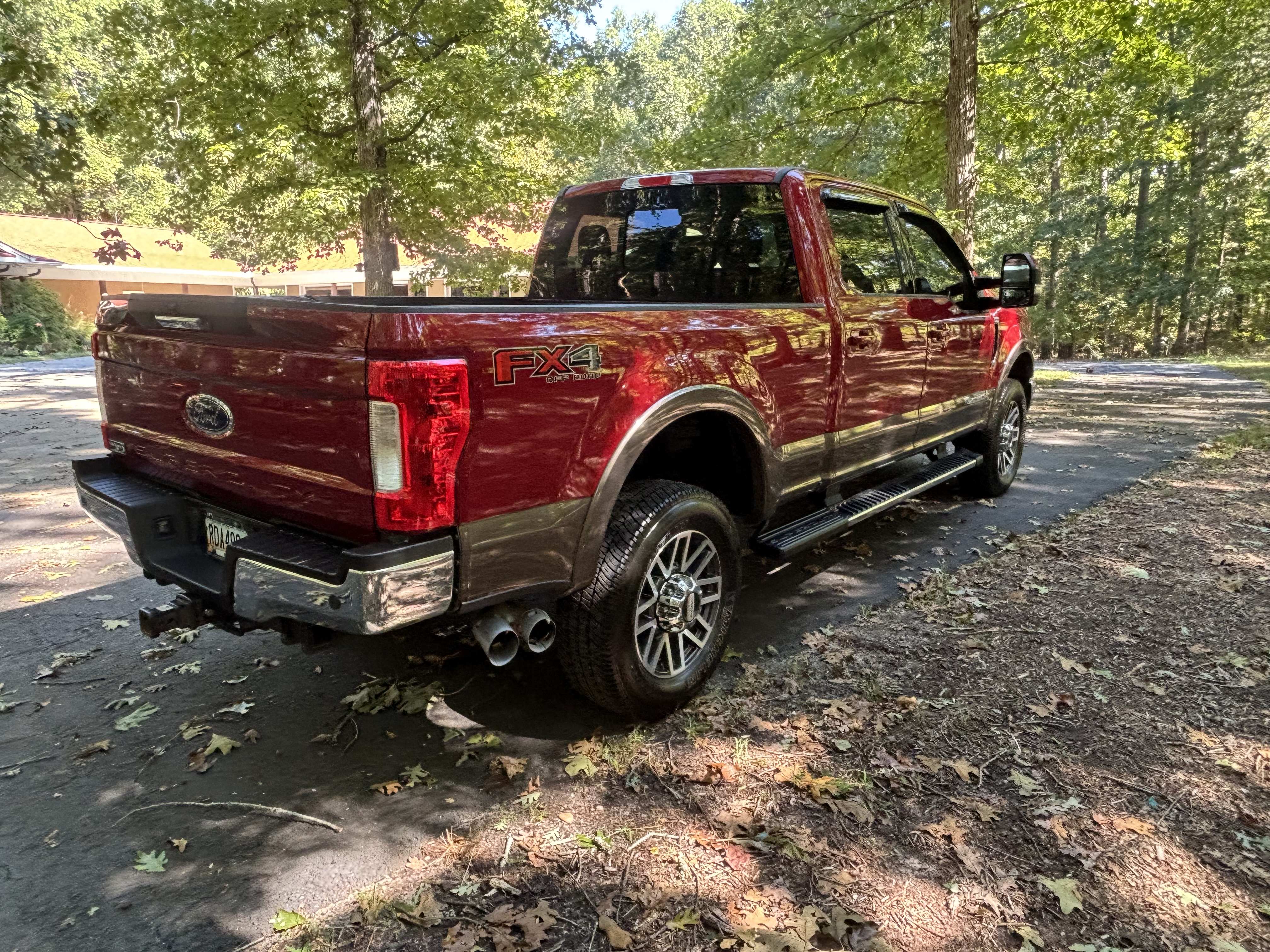 Used 2017 Ford F350 Lariat w/ Lariat Value Package AWD/4WD image 4
