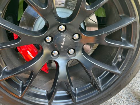 Used 2015 Dodge Challenger SRT Hellcat RWD image 4